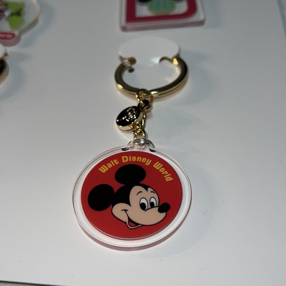4pcs Disney 50th Anniversary Collection Keychains Mickey Mouse Cinderella Castle - Picture 4 of 13